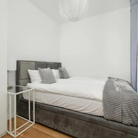 Rent Like - Gwiaździsta 20 Wrocław